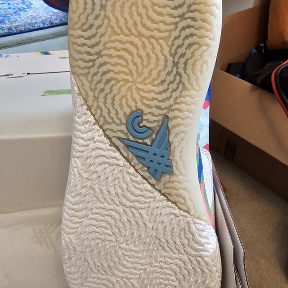 Colorful Athletic Men's Sneakers - Picture 6 of 9